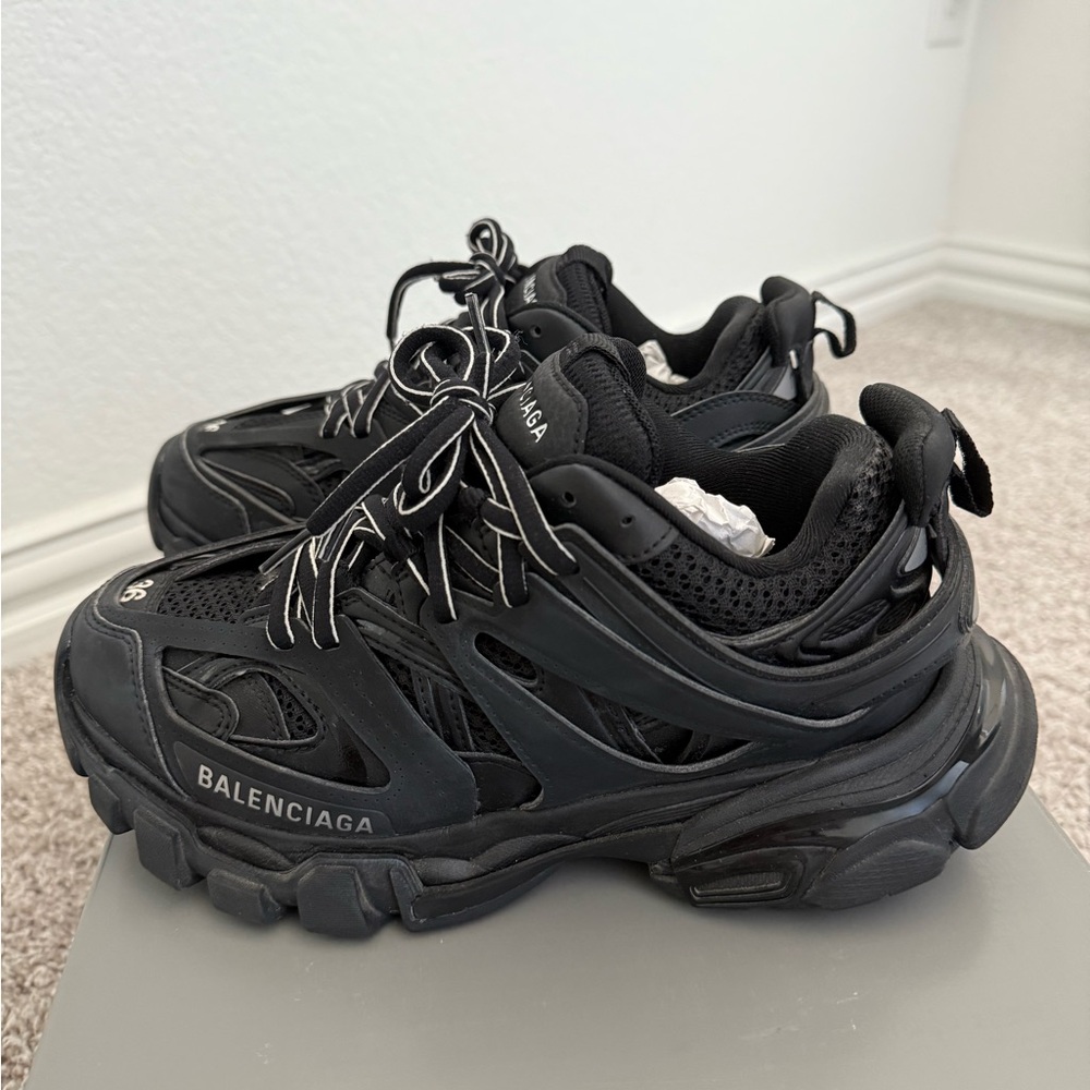 Balenciaga Unisex Track Sneakers - Picture 4 of 7